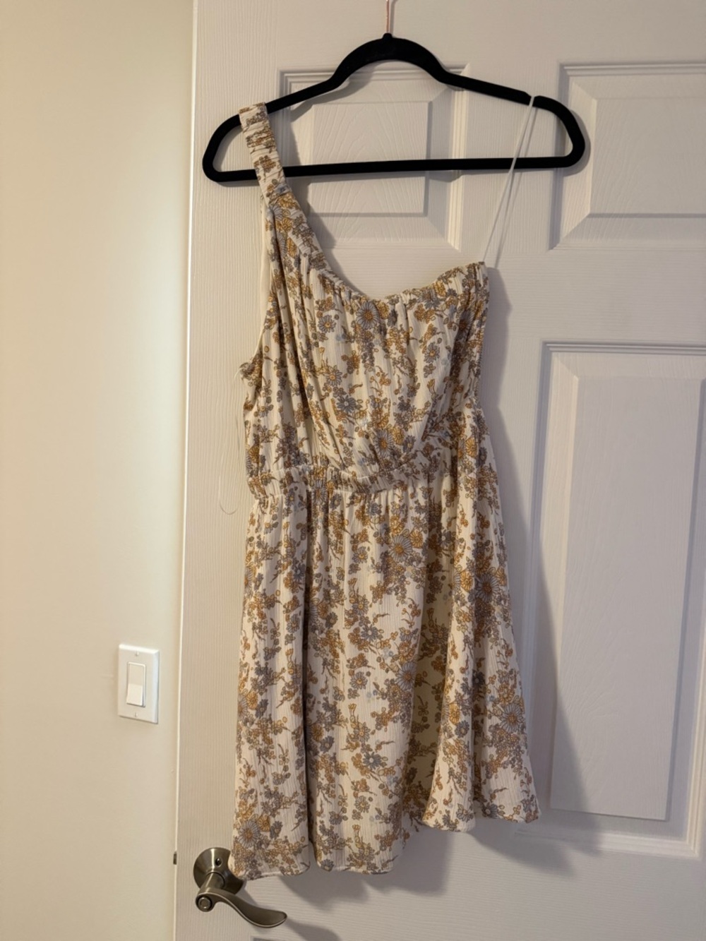 Abercrombie & Fitch Cream One-Shoulder Dress with Gold Floral Print